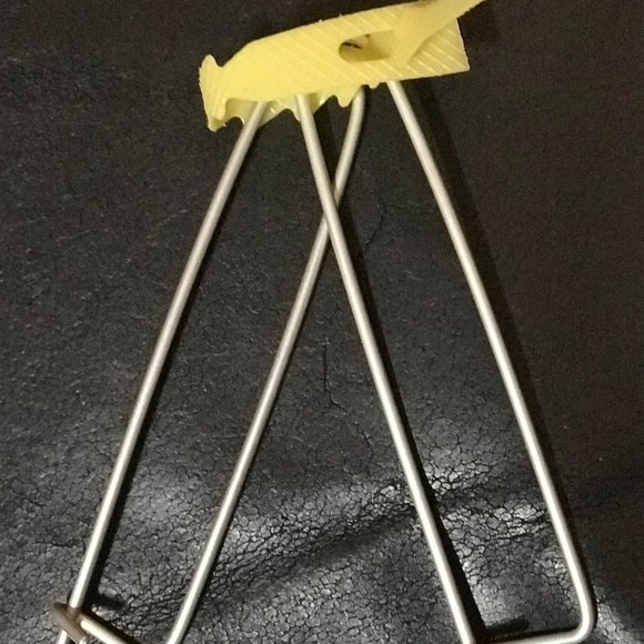 Knitting items (needles, bobbins, gauge, yarn holders) - Picture 14 of 14